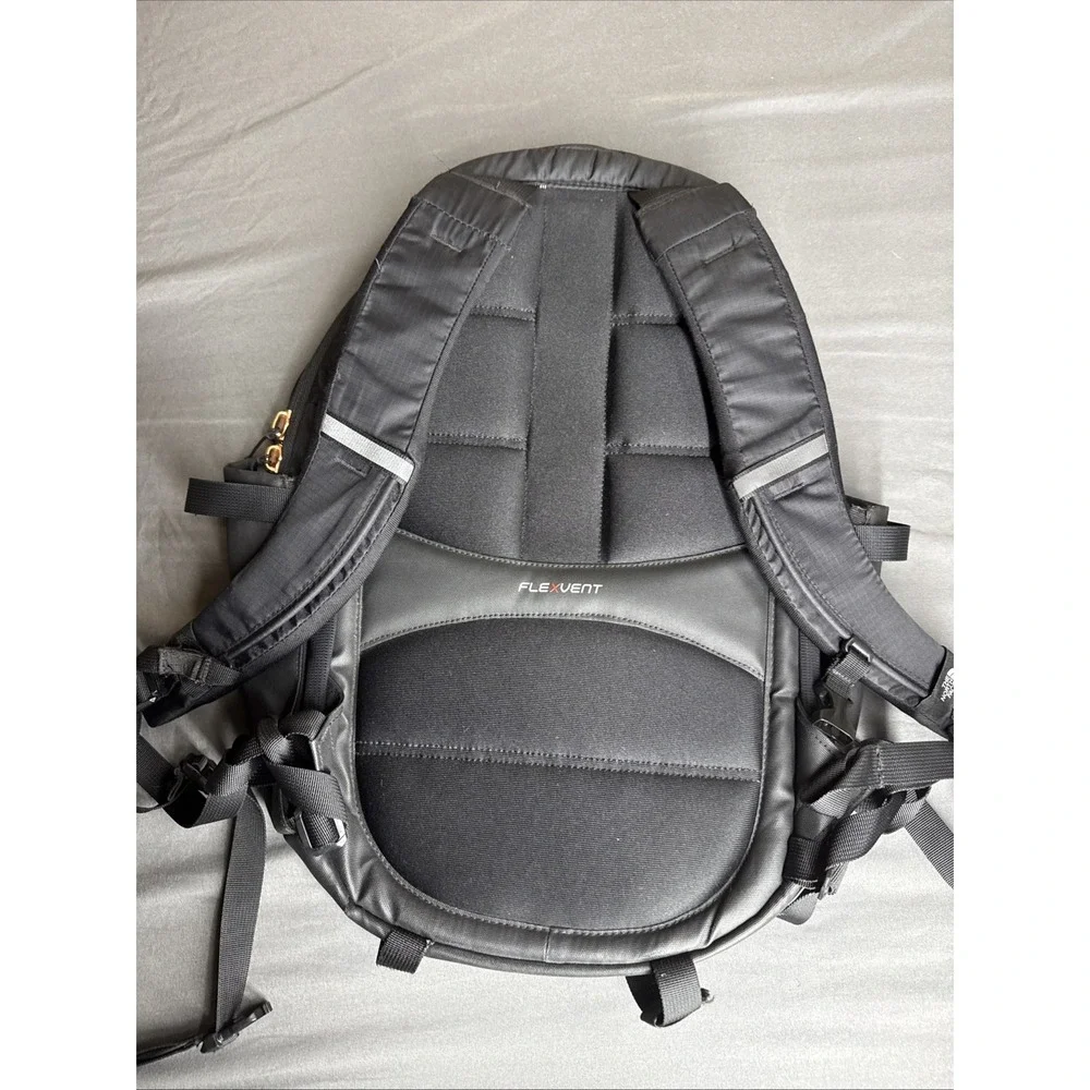 The North Face Women's‎ Recon Luxe Backpack, TNF Black/Burnt Coral, OS - USED